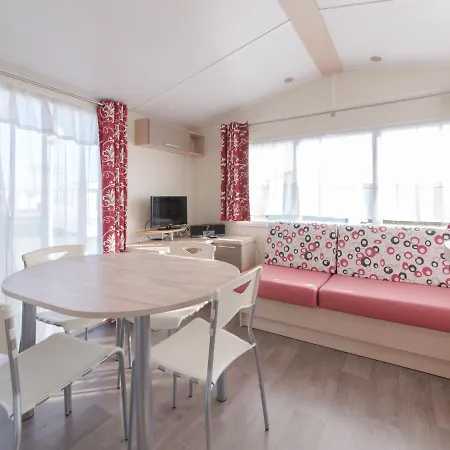 Hébergement de vacances Holiday Park Kerlinga-17 By Interhome Bredene